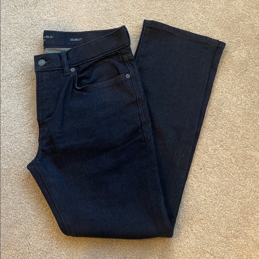 Banana Republic “The Traveler” slim fit dark wash denim Mens jeans Size 32x30